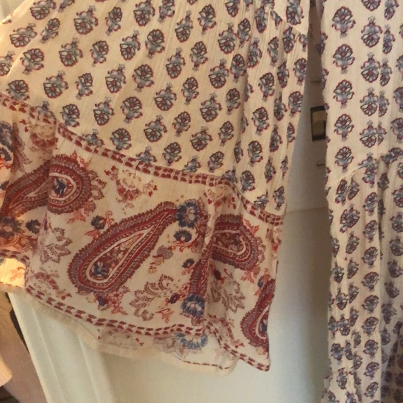 Cute patterned top - Picture 4 of 4